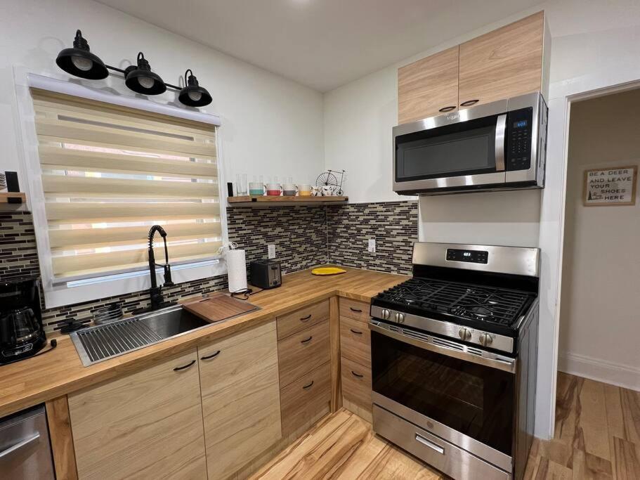 Apartament Trendy In Tremont, Cle Cleveland Zewnętrze zdjęcie